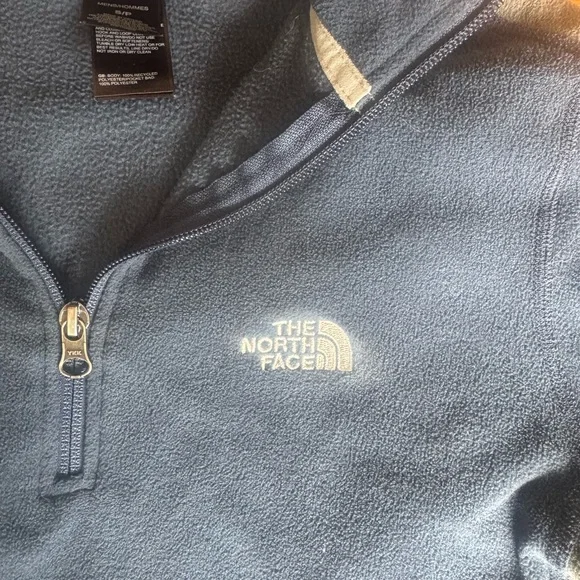 The North Face Dark Blue and Gray Pullover - Picture 5 of 8